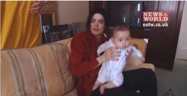 Michael-and-baby-prince-prince-michael-jackson-16792760-619-318.jpg