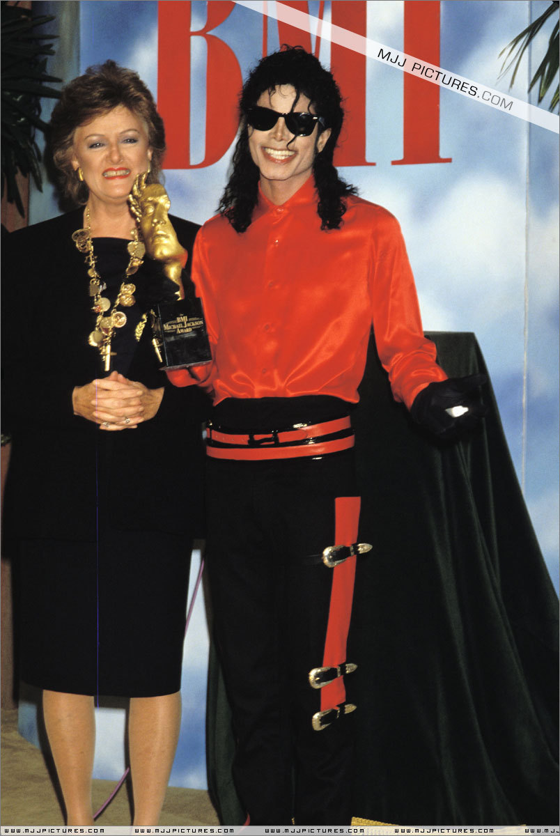 1990.05.08.The-BMI-Michael-Jackson-Award-michael-jackson-7243168-804-1200.jpg