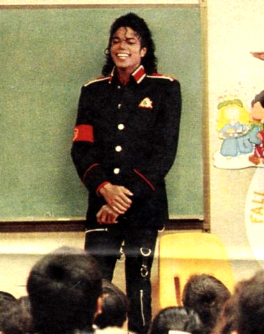 We-love-you-michael-jackson-25188641-379-480.jpg