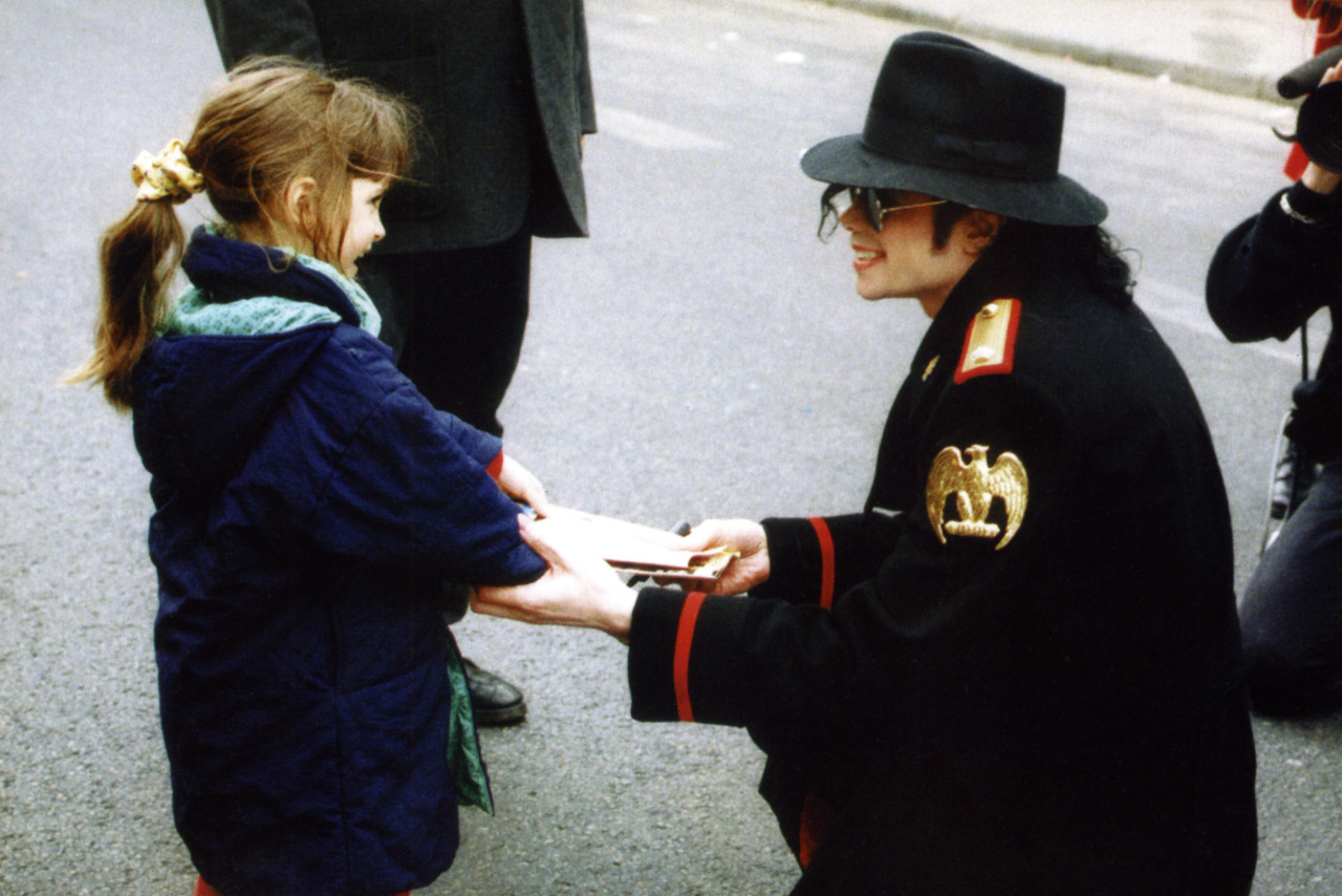 Amazing-Michael-michael-jackson-18721287-1280-854.jpg