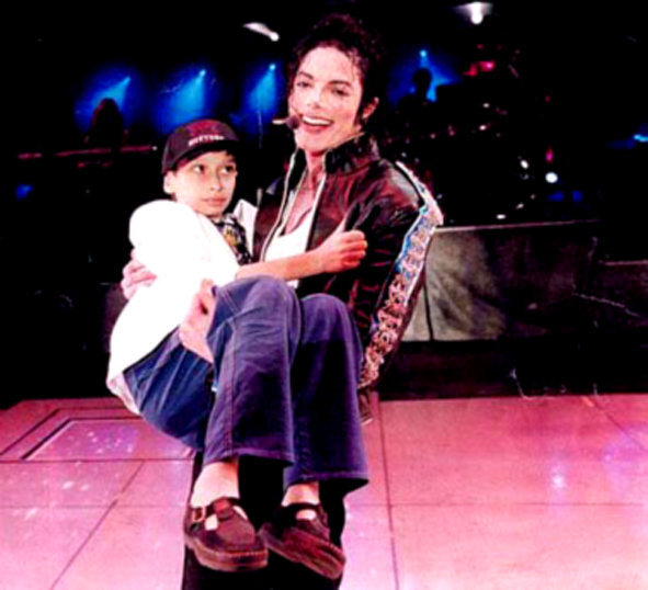 -Heal-The-World-michael-jackson-heal-the-world-21248255-591-538.jpg