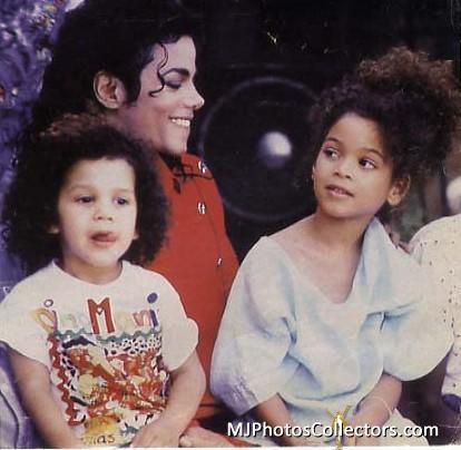 MJJ-the-bad-era-19097680-414-404.jpg
