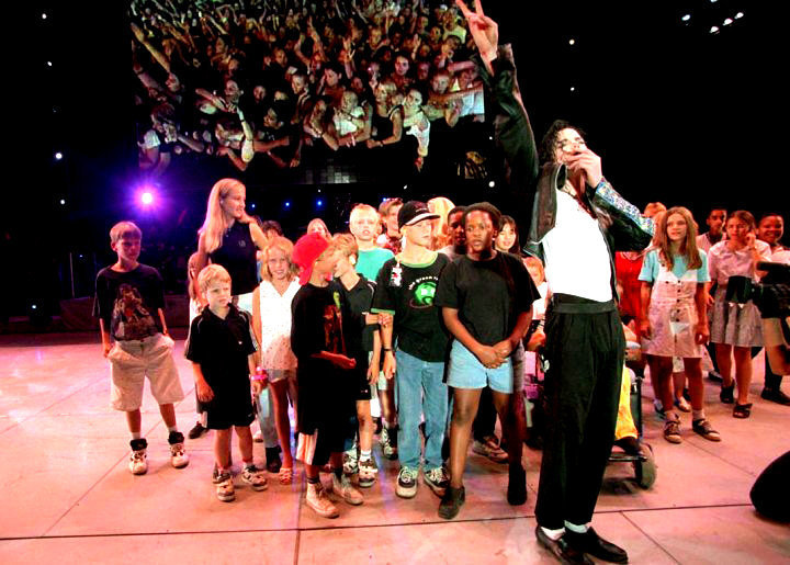 -Heal-The-World-michael-jackson-heal-the-world-21248252-720-515.jpg