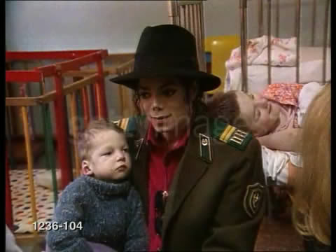 tzur-michael-jackson-7955163-480-360.jpg