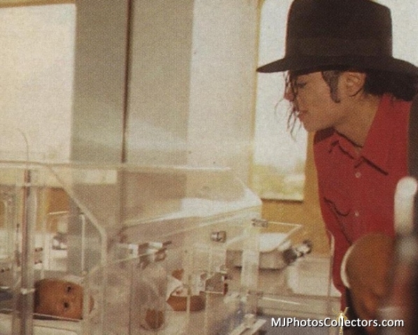 MJJ-dangerous-era-18984230-598-480.jpg