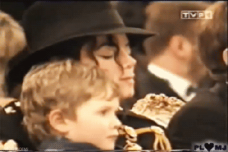 Mikey-michael-jackson-24646596-450-300.gif