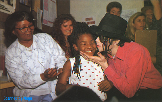 Dangerous-Various-Miscellaneous-michael-jackson-7506113-564-356.jpg