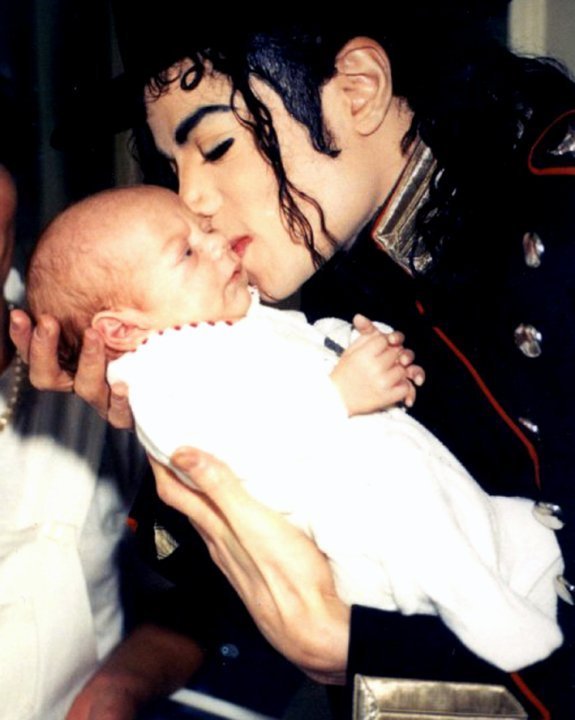-Heal-The-World-michael-jackson-heal-the-world-21248039-575-720.jpg