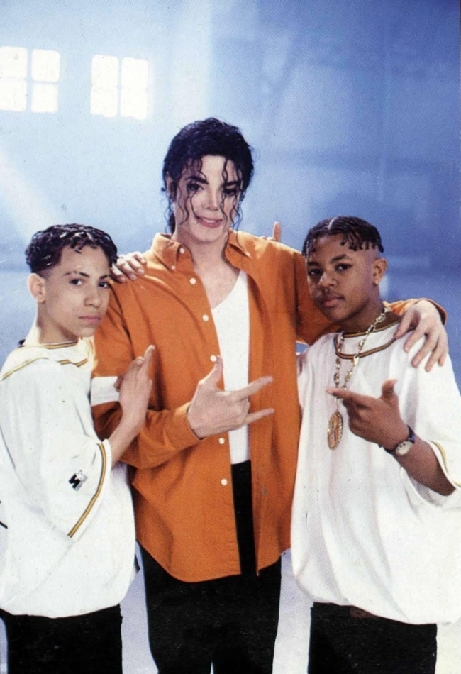 You-Will-Live-Forever-In-Our-Hearts-michael-jackson-9251638-650-950.jpg