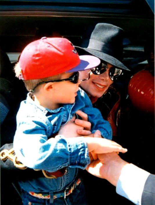 -Heal-The-World-michael-jackson-heal-the-world-21248415-534-709.jpg