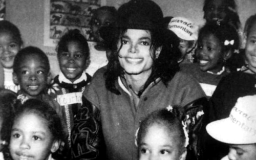 Gorgeous-michael-jackson-24854516-500-313.jpg