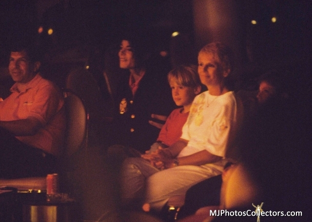 MJJ-dangerous-era-18984495-640-455.jpg