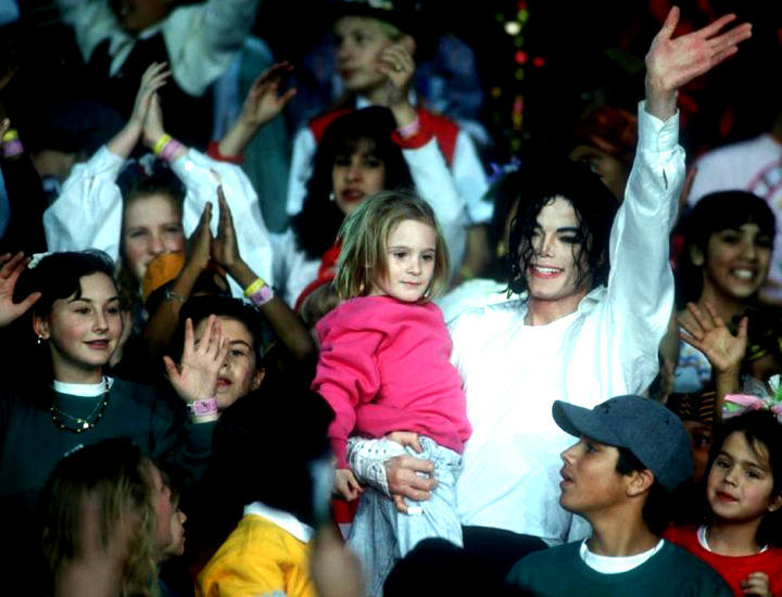 -Heal-The-World-michael-jackson-heal-the-world-21248125-720-550.jpg