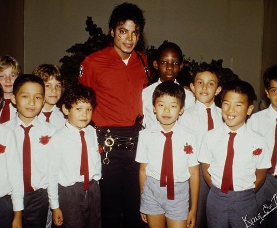 Michael-michael-jackson-18323445-542-446.jpg