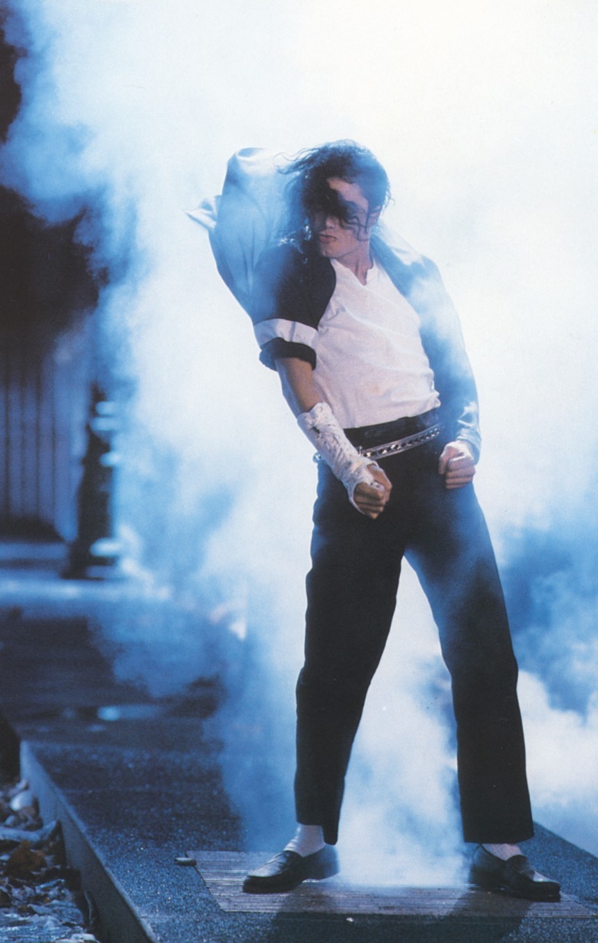MJ-michael-jackson-7018040-861-1357.jpg