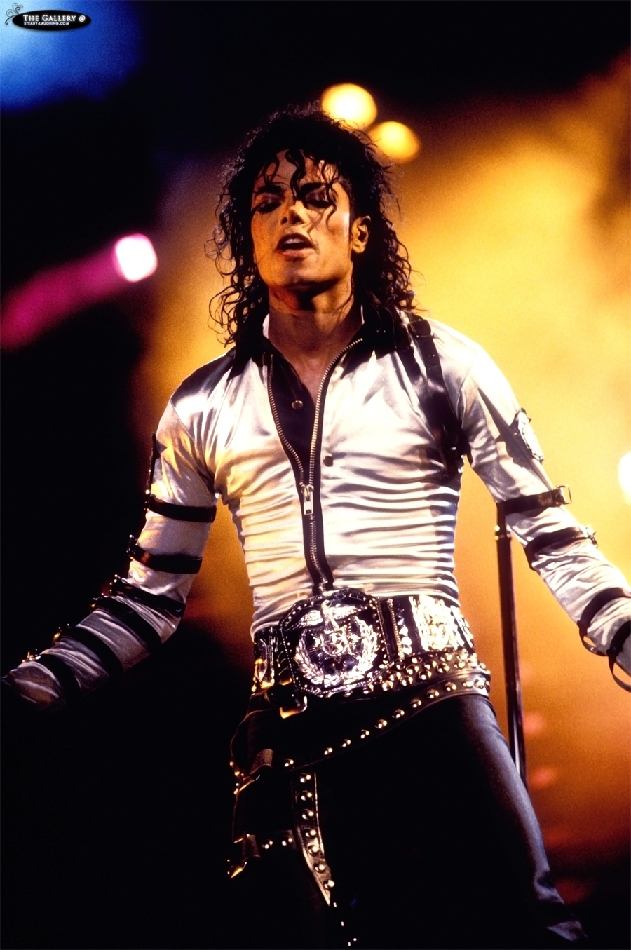 The-Bad-Tour-the-bad-era-21892144-900-1355.jpg