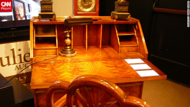 111217115856-michael-jackson-auction-12-horizontal-gallery.jpg