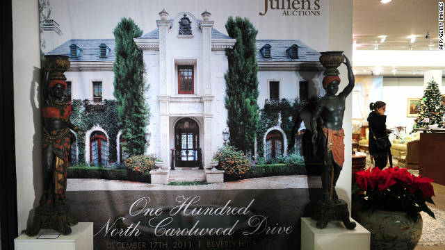 111213112712-michael-jackson-auction-6-horizontal-gallery.jpg