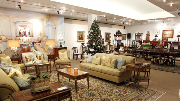 111211-Jackson_auction-AP111211053413_620x350.jpg