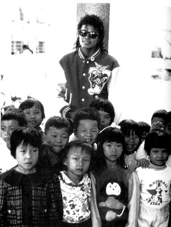 Michael和孩子们.jpg