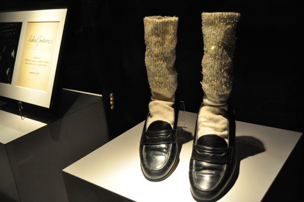 vegaschatter.com-files-100501-jackson_shoes.jpg