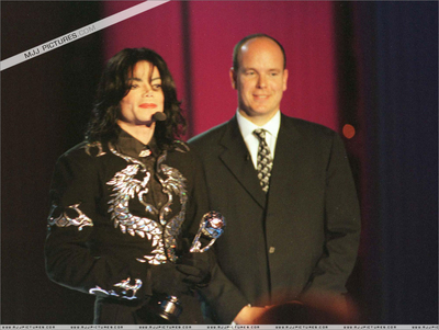 Michael-And-Prince-Albert-Of-Monaco-michael-jackson-34297734-400-301.jpg