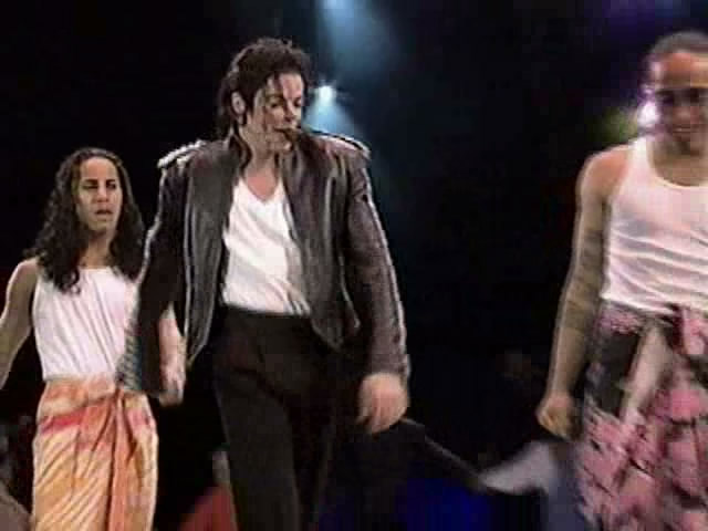 Michael.Jackson[00_48_50][20131230-151635-1].JPG