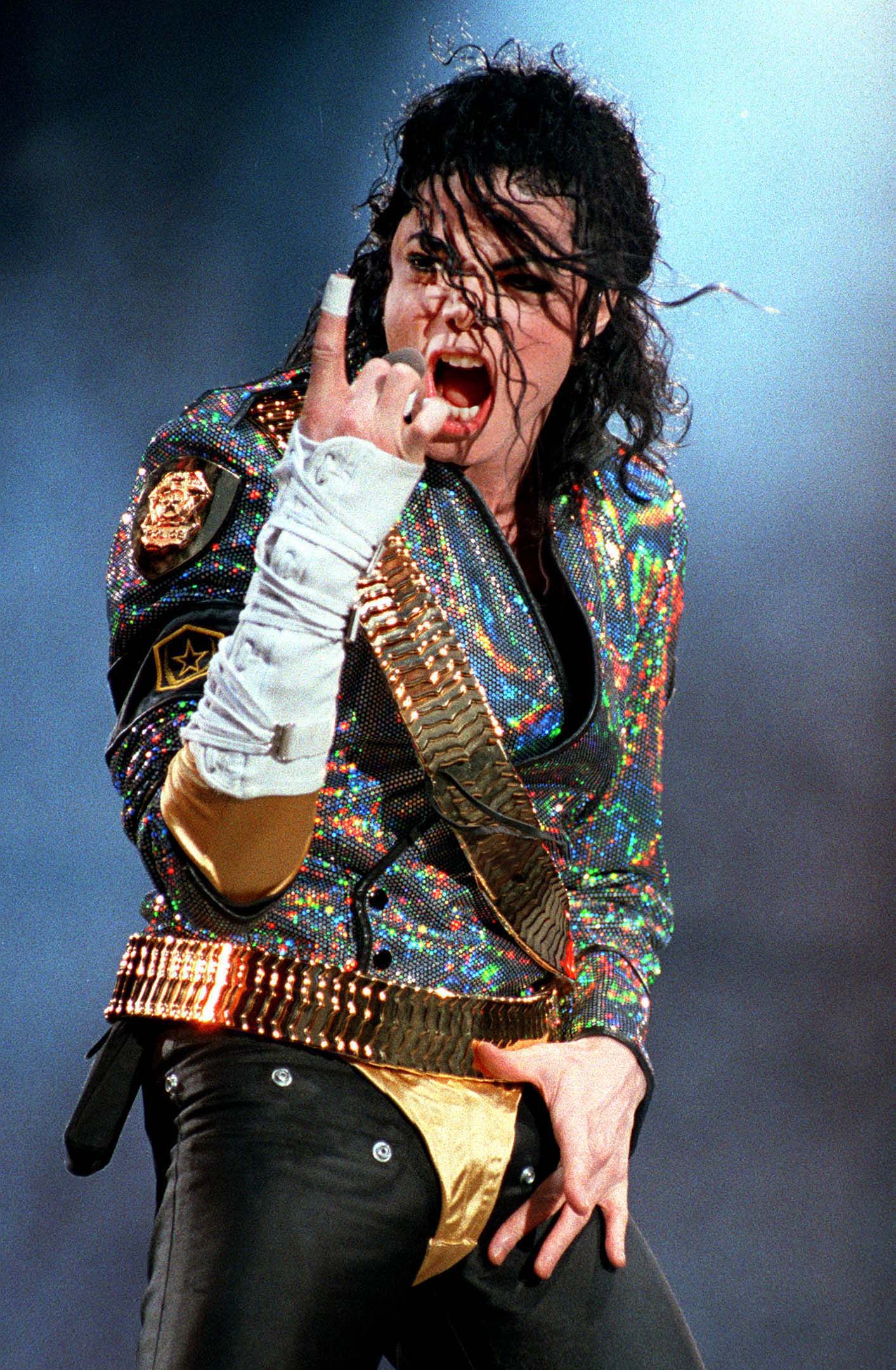 MJ-dangerous-tour1.jpg