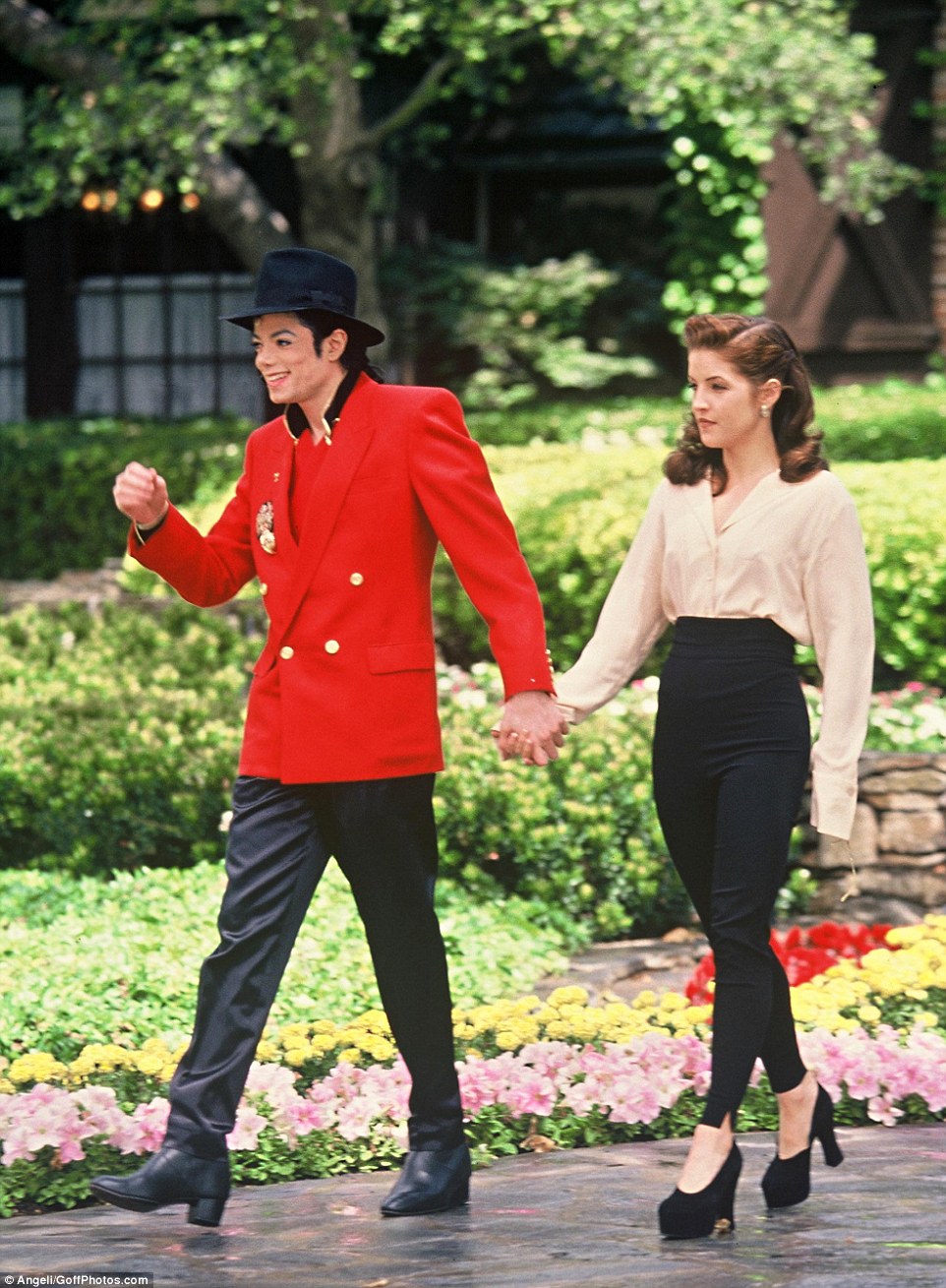 292899FC00000578-3101512-Long_musical_history_The_property_was_the_marital_home_.jpg