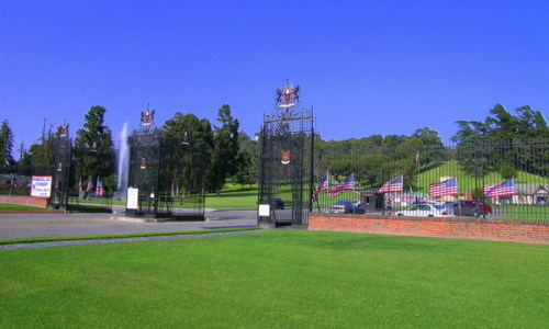 公墓园区大门2.jpg