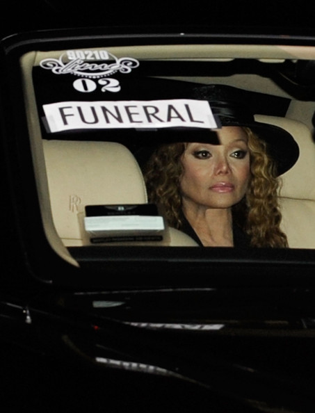 Michael+Jackson+Laid+To+Rest+n_J_xvKjq6il.jpg