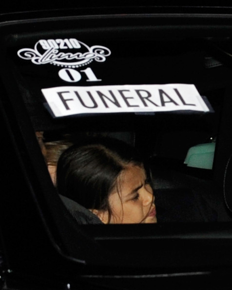 Michael+Jackson+Laid+To+Rest+mzq4GPX4mQcl.jpg