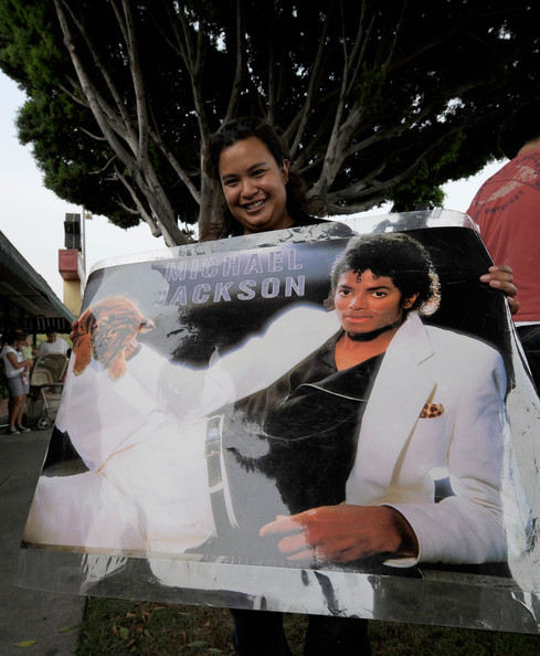 Michael+Jackson+Laid+To+Rest+1eM4ZmQF-EQl.jpg