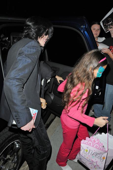 who_gets_the_custody_of_michaels_children_main_10940.jpg