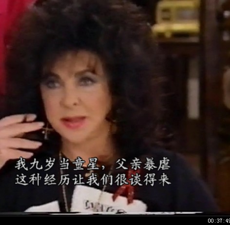 16 玩弄头发.jpg